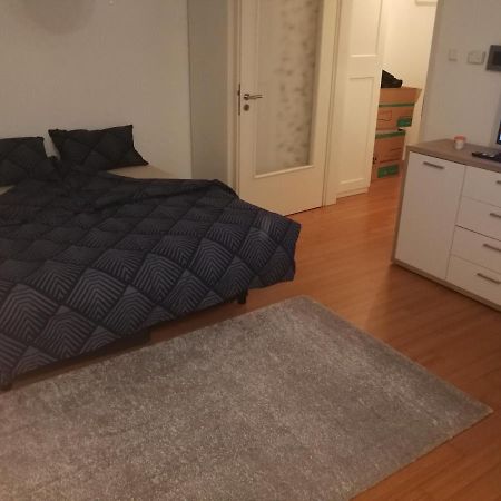 Appartamento Iver Apartman Sesvete Esterno foto