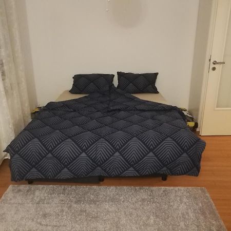 Appartamento Iver Apartman Sesvete Esterno foto