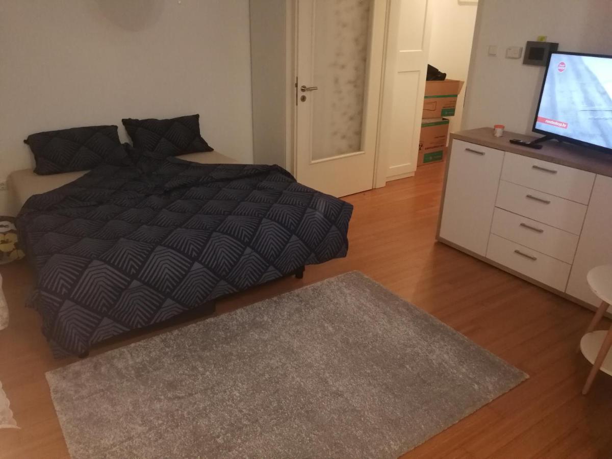 Appartamento Iver Apartman Sesvete Esterno foto